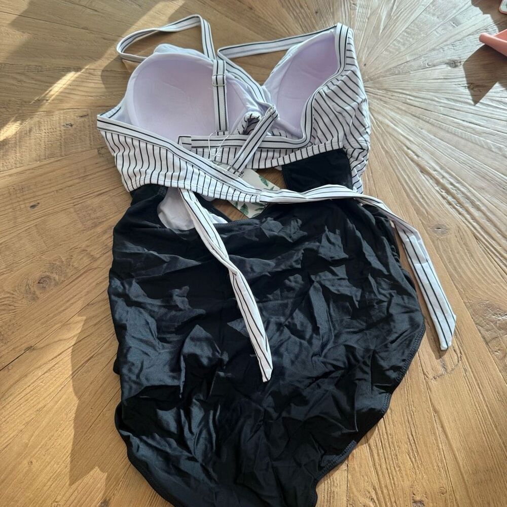Tummy control black and white one piece swimsuit size XL - Picture 3 of 5